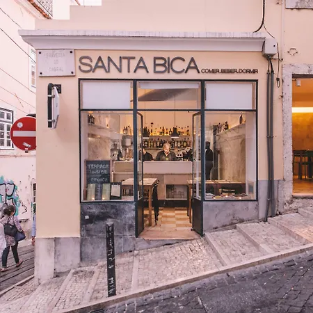 Santa Bica Eat Drink & Sleep-3