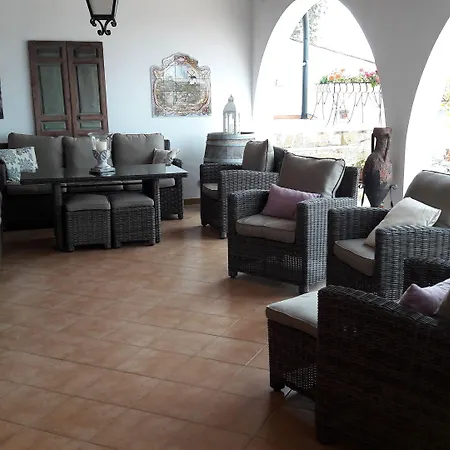 Casa Roble B&B-2