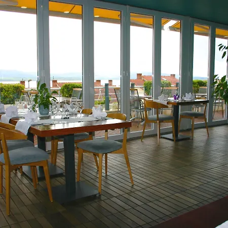 Apartments Villa Azzurra Bol-2