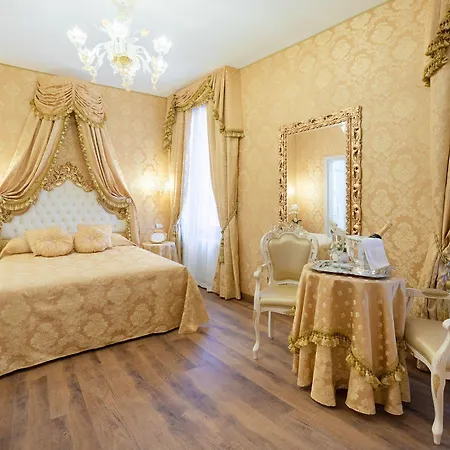 Canal View San Marco Luxury Rooms-2