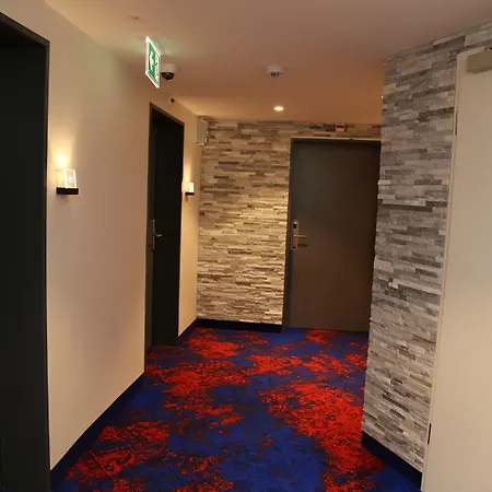 My Home Hotel - Free Parking-3