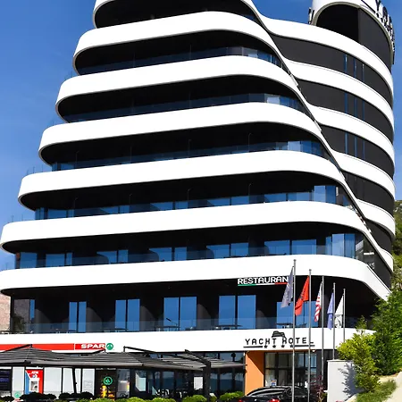Yacht Hotel-3