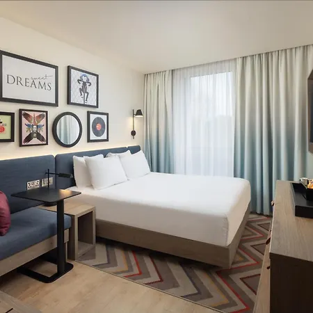 Hampton By Hilton London City-3