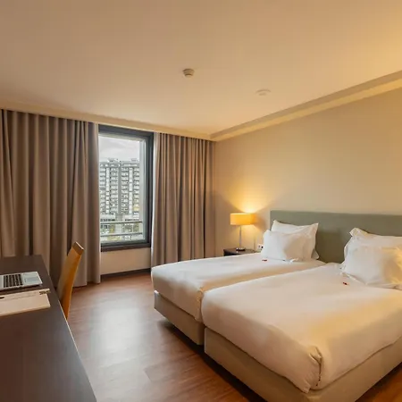 Hotel Premium Porto Maia-3