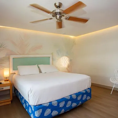 Hotel Cocoplum Beach-2