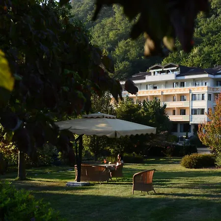 Hotel Ambassador-3