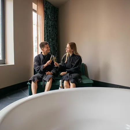 Manzo'S Suites-3