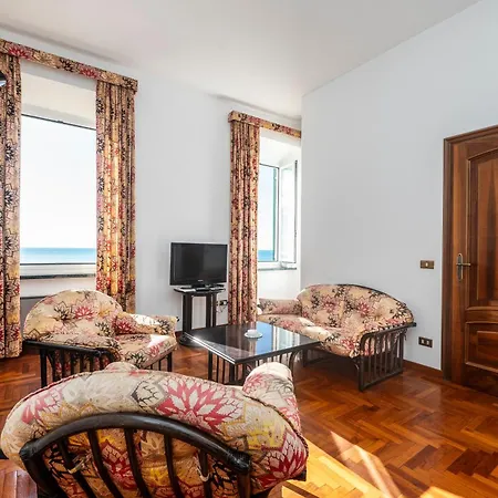 331 - Lord Nelson Chiavri - Appartamento 4 fronte mare-3