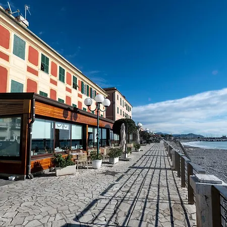 331 - Lord Nelson Chiavri - Appartamento 4 fronte mare-2