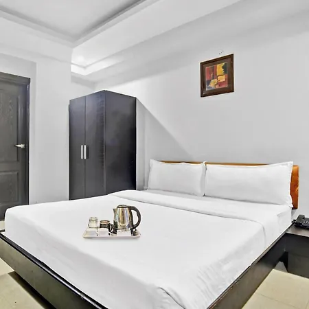 Super Townhouse Divya Palace-2