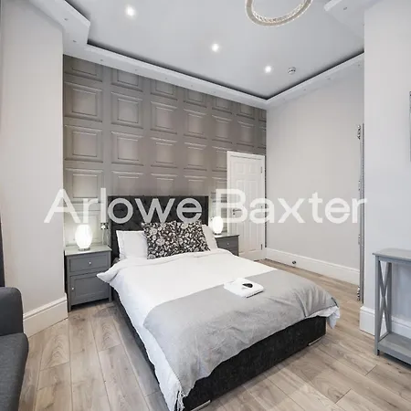 Hackney Suites - En-Suite Rooms & Amenities-2