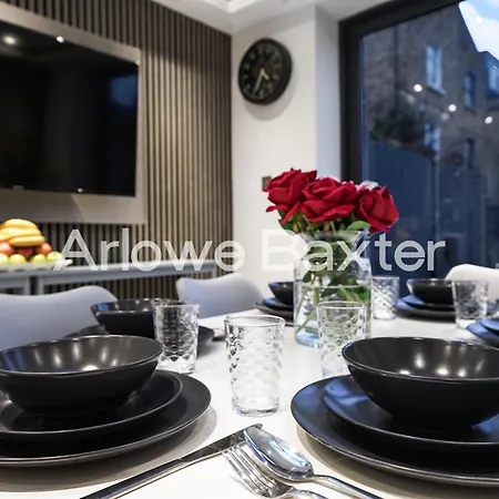 Hackney Suites - En-Suite Rooms & Amenities-3