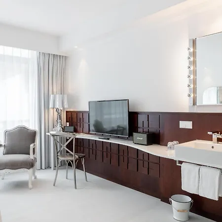 Ruby Coco Hotel Dusseldorf By Ihg-2