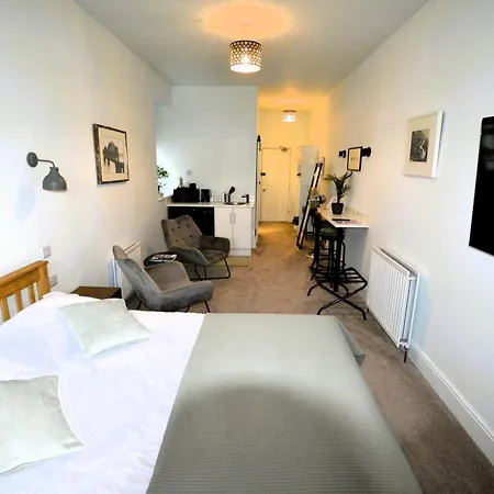 Crescent House-2