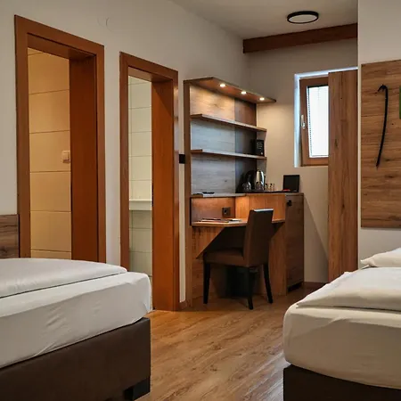 Hotel Charlotte-2