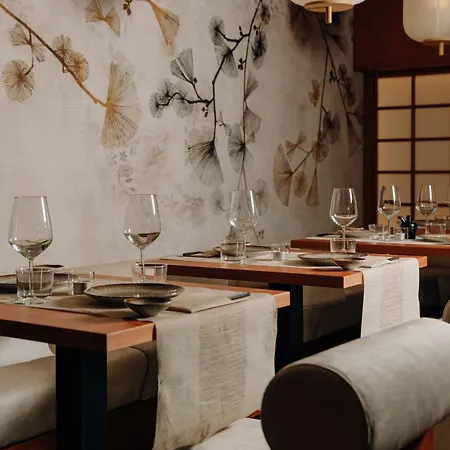 Hotel 77 Seventy-Seven - Maison D'Art Collection-2
