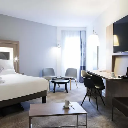 Novotel Chateau De Versailles-2