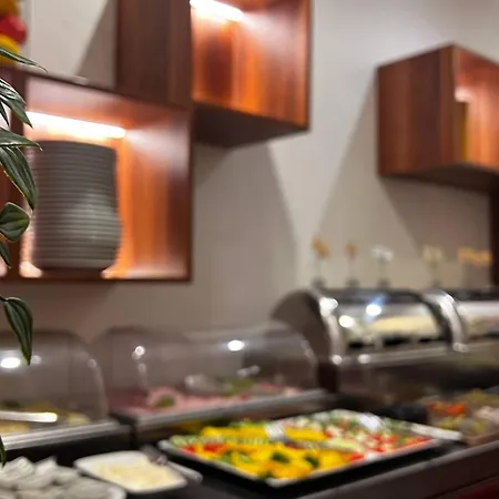 Hotel Garden Court-3
