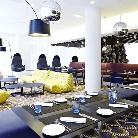 Novotel London Brentford-2
