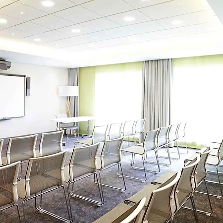 Novotel London Brentford-3