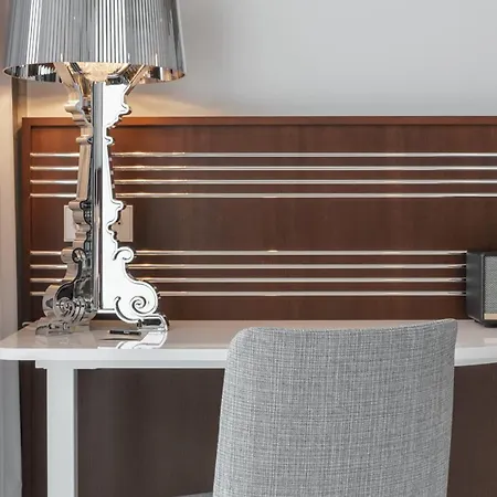 Ruby Ella Hotel Cologne By Ihg-2