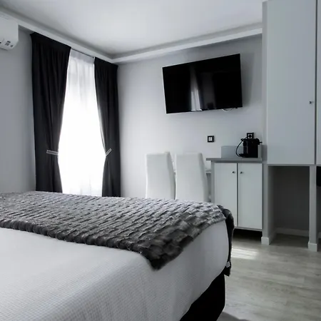 Hostal Overnight Madrid-2