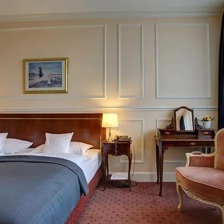 Centro Hotel Bristol-2