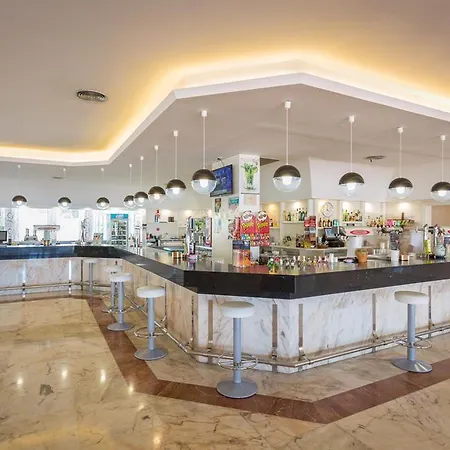 Sirenis Hotel Seaview Country Club-2