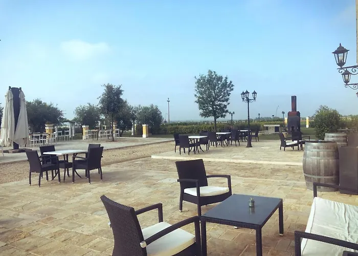 Hotel con piscina: Tenuta Orsanese