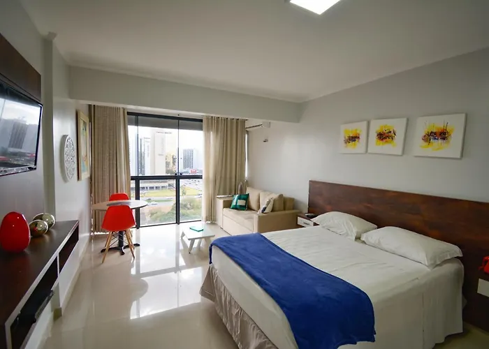 Hotel central: Garvey Park Hotel