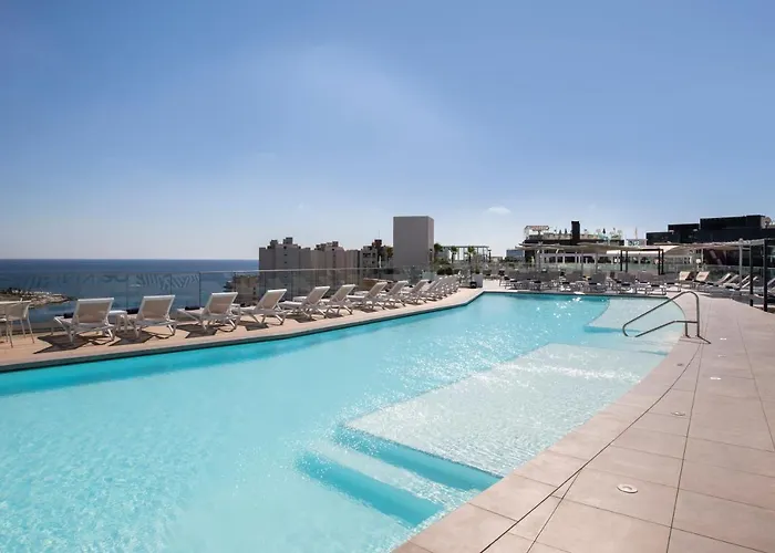 Hotel Con Piscina Be.