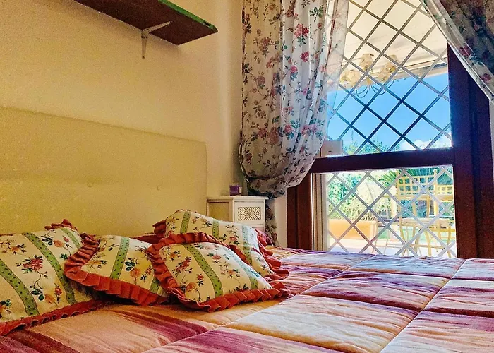 Hotel con piscina: L'affittacamere nel parco Appia Antica