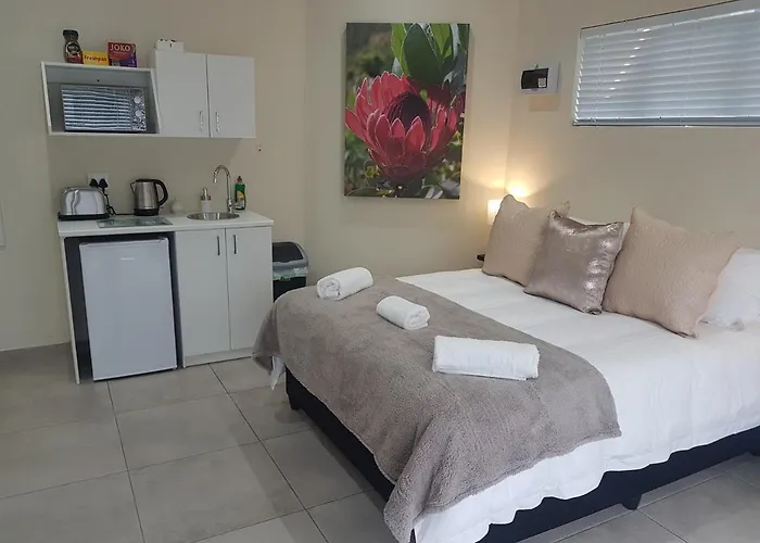 3 star hotels Sharon'S House: Modern Self-Catering Rooms
