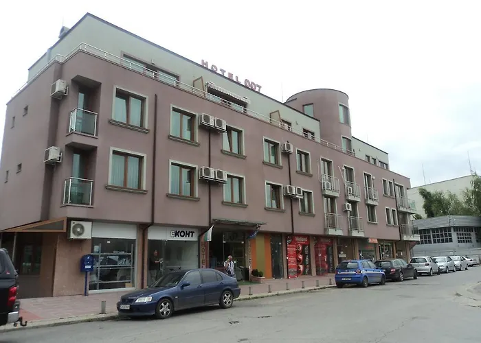 Family Hotel 007 Ivan Dimitrov-Kuklata 15 Str