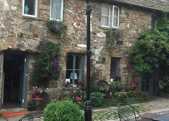 Cheap hotels Pinfold