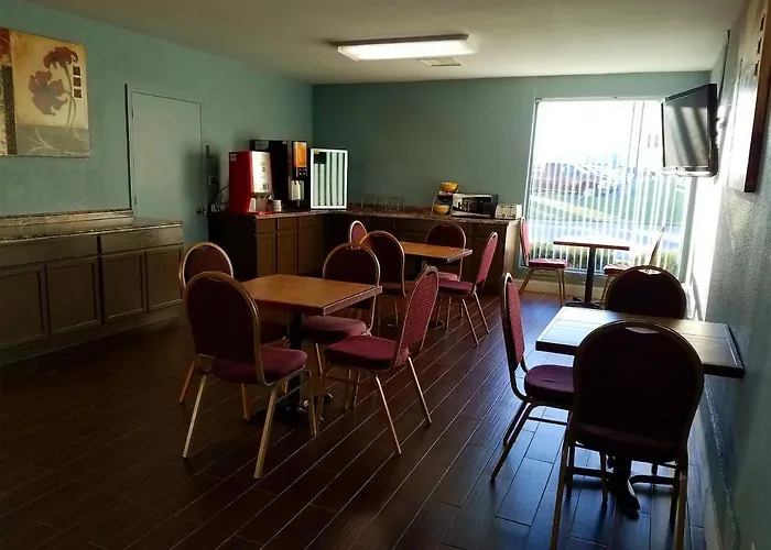 Sky-Palace Inn & Suites Wichita East