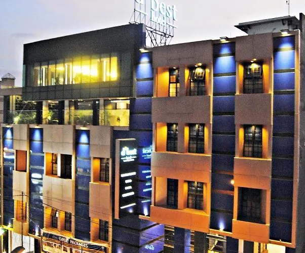 Hotel with pool: D'Best Hotel Pasar Baru Bandung