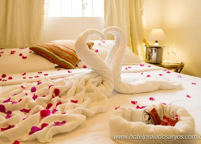 B&B: Pousada Hotel Praia Dos Anjos