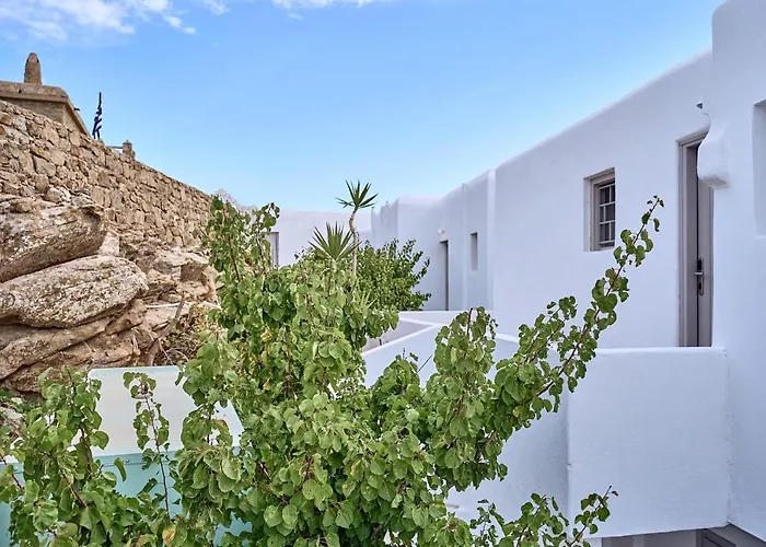 Paolas Τown Boutique Hotel