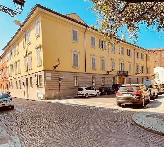 Palazzo Borgocolonne Apartments