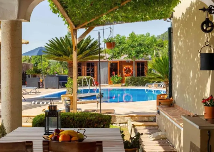 Finca Son Macia, amplia piscina, jardines en Selva, cerca de playas