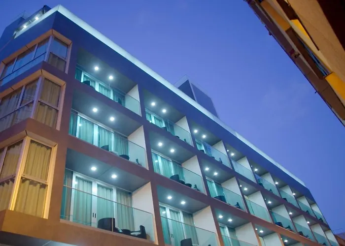 Hotel near College: Valentina Beach