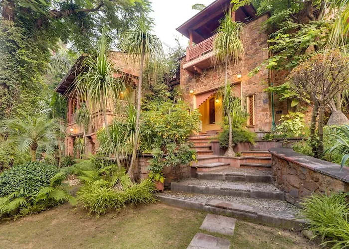 Hostie Chinar Haveli - Heritage Home With Pool,