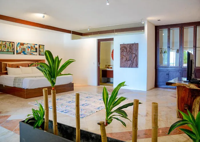 La Palma Beachfront Hotel & Club Nautico