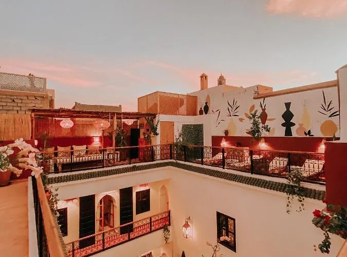  Riad Nanou - Private Riad With Pool & Rooftop