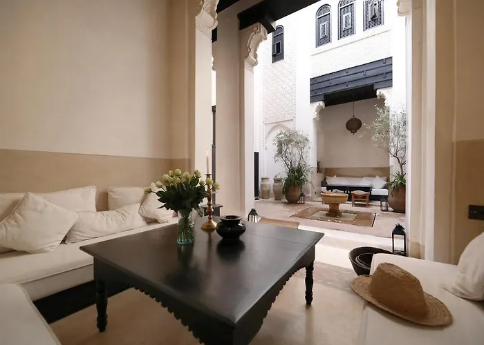 Central hotel: Riad Azzouna 13