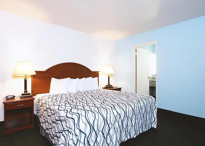 Sky-Palace Inn & Suites Wichita East