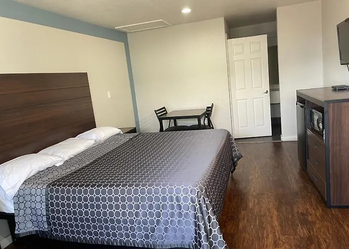 Garden Inn Motel