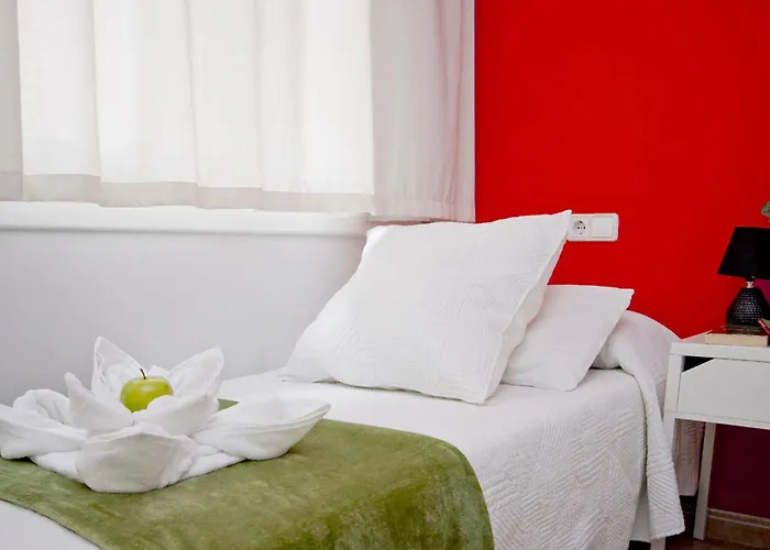 B&B: Barcelona City North Hostal