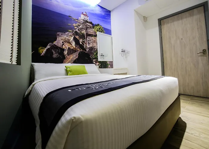 Cheap hotels J8